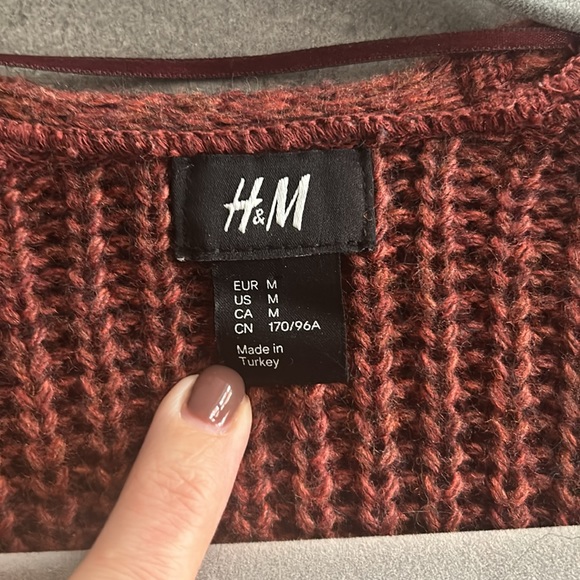 NWOT H&M sweater burgundy size M - Picture 3 of 4